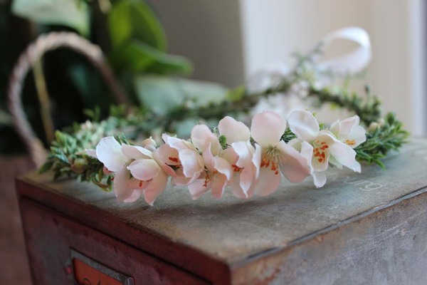 Britta komunijny kwiatowy wianek na głowę, rozmiar uniwersalny