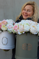 kompozycja kwiatowa / bukiet Flowerbox Maria Antonina Grey, wys.38cm