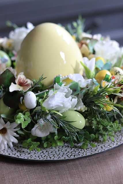 efektowna kompozycja wielkanocna / stroik na stół Rebeka, śr.32.5cm