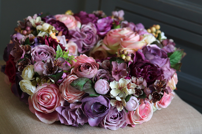 Pulleta, bardzo gesty wianek na drzwi w kolorze fioletu, śr.40cm 