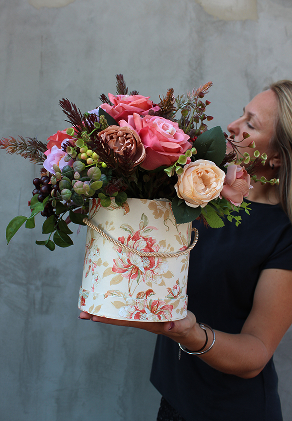 box, flowerbox, kompozycja kwiatowa Ramona, wys.35cm