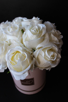 kompozycja kwiatowa / bukiet Flowerbox Paloma wys.27cm