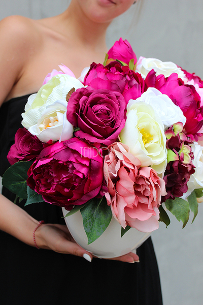 Pani Walewska kompozycja kwiatowa, wys.34cm, szer.50cm