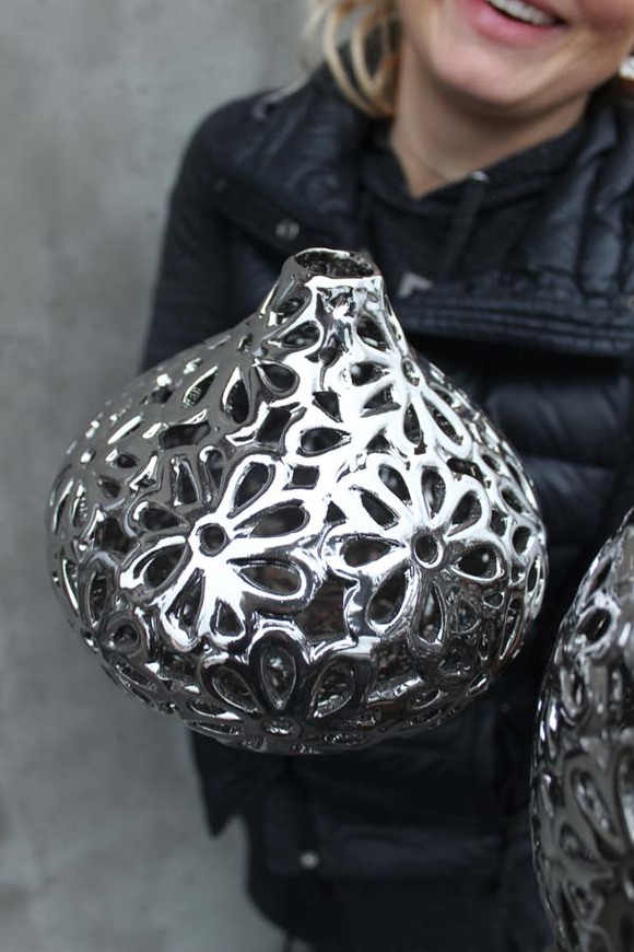 Glamour, ażurowa waza / figurka ceramiczna, wys.18.5x18.5x13.5cm