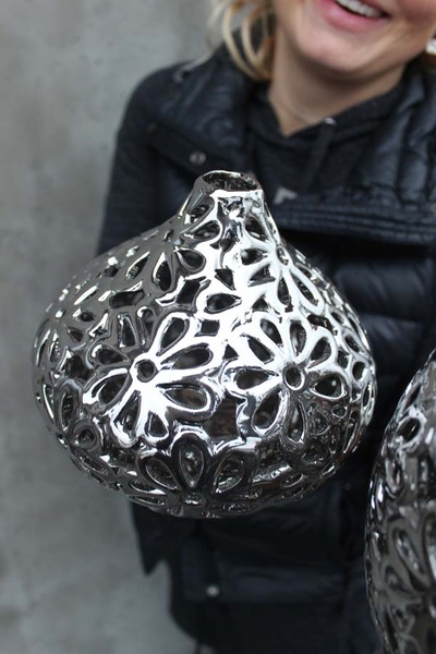 Glamour, ażurowa waza / figurka ceramiczna, wys.18.5x18.5x13.5cm