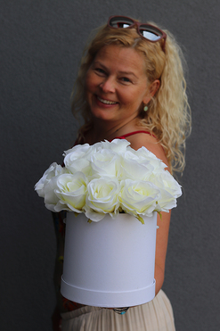 Biała Nadzieja, biały flowerbox, wys.24cm