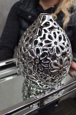 Glamour, ażurowa waza / figurka ceramiczna, wys.16.5x16.5x21cm