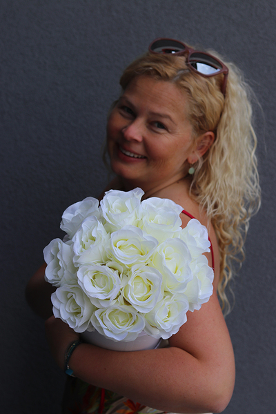 Biała Nadzieja, biały flowerbox, wys.24cm