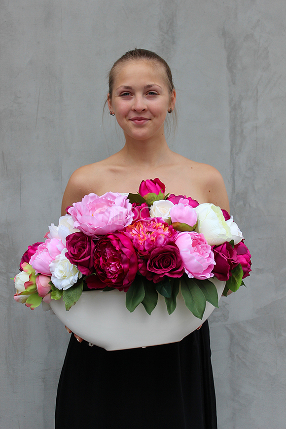 Pani Walewska kompozycja kwiatowa, wys.34cm, szer.50cm