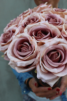 Cappucino Heart, kompozycja kwiatowa / Flowerbox na Walentynki, wys.37cm