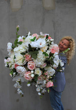 ogromna kompozycja kwiatowa / bukiet Maria Antonina rozm.80x78cm