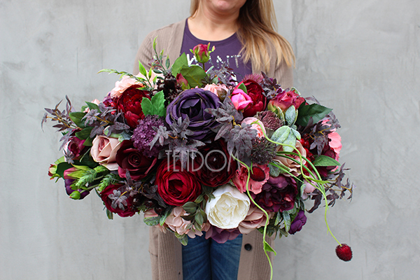 efektowna kwiatowa kompozycja Laos England wym.55x36x30cm