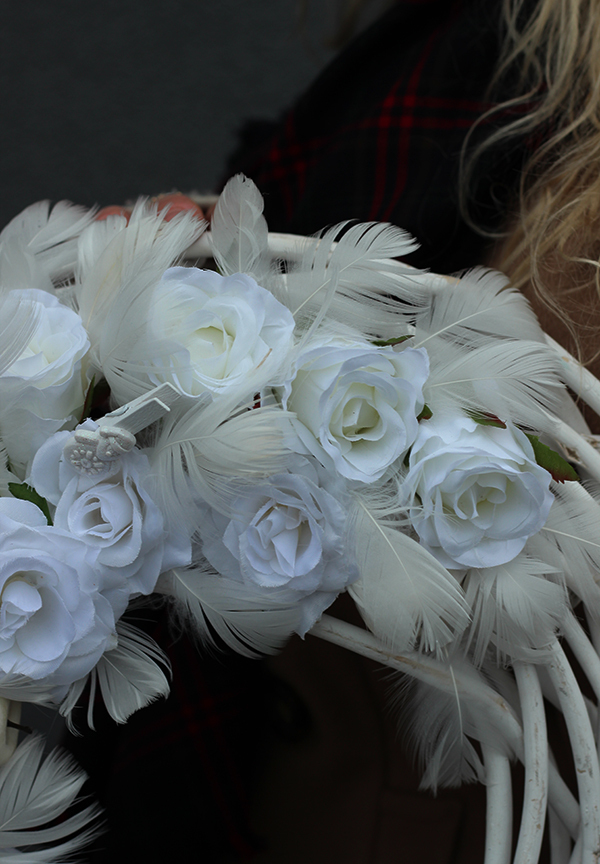 Anielski, dekoracyjny wianek na drzwi, śr.38cm