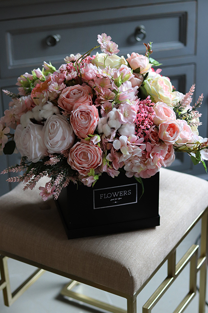 flowerbox w pastelowych barwach z bawełną, Resetto, wys.40cm