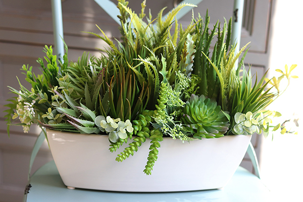 Gerra Sukulenty, zielona kompozycja w białej donicy, wym.28x46cm
