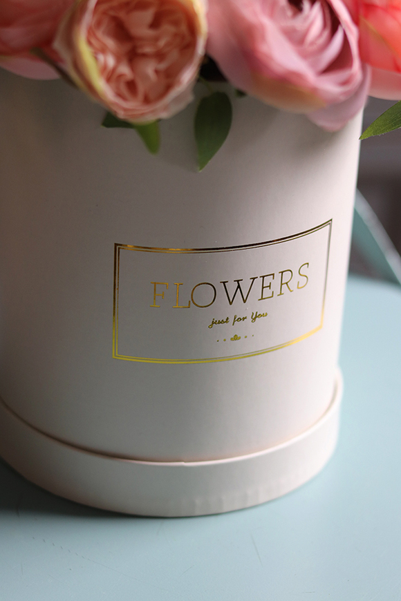 bajeczna kompozycja w pudełku / flowerbox Nenufar 2, wys.22cm