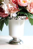 Celina Regana, kwiatowa kompozycja w ceramicznym naczyniu, wym.40x38cm