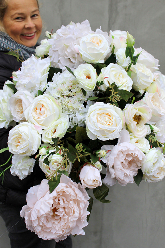 Cremona kompozycja kwiatowa w cynowanym ekskluzywnym naczyniu, dł.85cm, wys.48cm