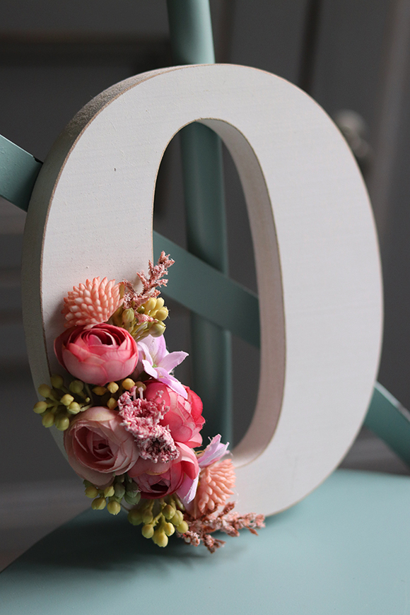 dekorowana litera, Milu, 1szt. 