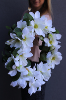 Magnolia Biel, wianek z kwiatów magnolii, śr.45cm 