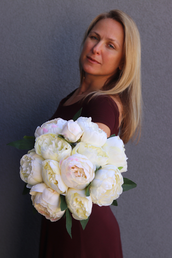 Blue Peony, bukiet peonii w niebieskim naczyniu, wys.24cm