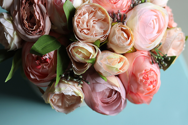 bajeczna kompozycja w pudełku / flowerbox Nenufar 2, wys.22cm