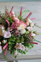 Rafsa, urocza kompozycja kwiatowa w ceramicznej misie, wys.22cm