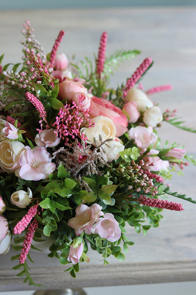 Rafsa, urocza kompozycja kwiatowa w ceramicznej misie, wys.22cm