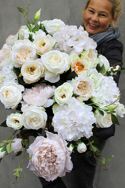 Cremona kompozycja kwiatowa w cynowanym ekskluzywnym naczyniu, dł.85cm, wys.48cm