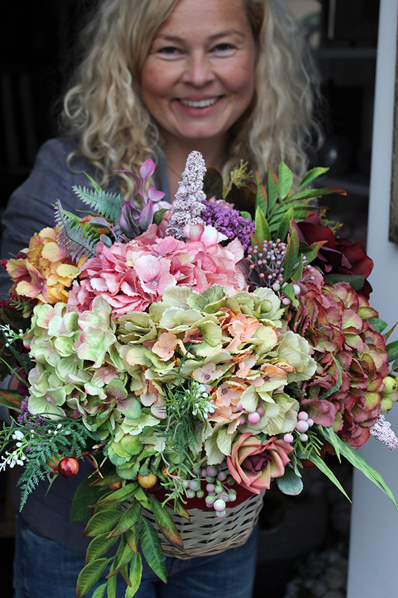 jesienna kompozycja kwiatowa / bukiet w koszu Nostalgia, wys.37cm, szer.35cm