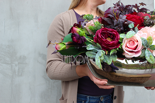 efektowna kwiatowa kompozycja Laos England wym.55x36x30cm