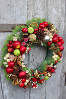 świąteczny wianek / dekoracja na drzwi Laleczki, wym.38cm