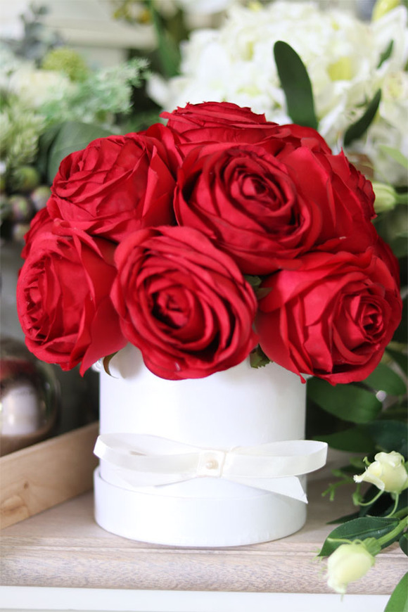 elegancki flowerbox z czerwonymi różami, Valerie, wym. 24x24cm 