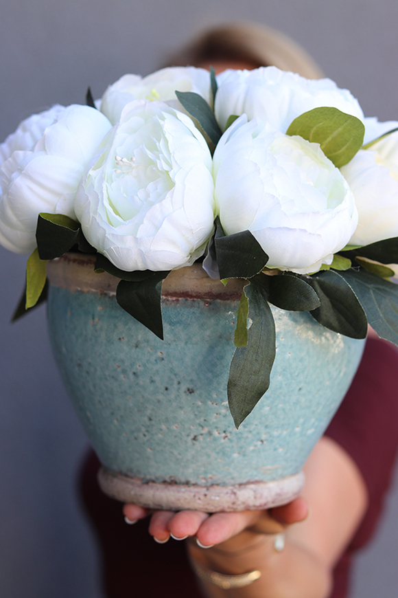 Blue Peony, bukiet peonii w niebieskim naczyniu, wys.24cm