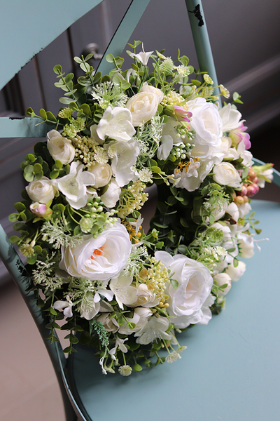 biały kwiatowy wianek, Togea, śr.32cm