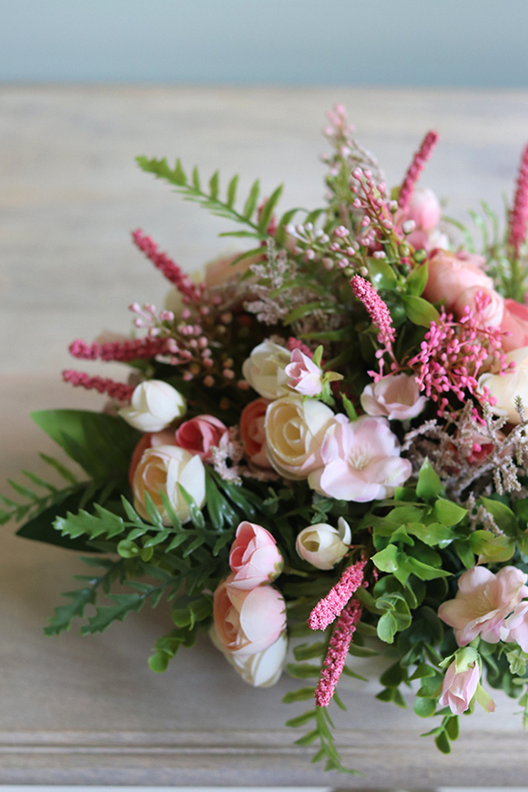 Rafsa, urocza kompozycja kwiatowa w ceramicznej misie, wys.22cm