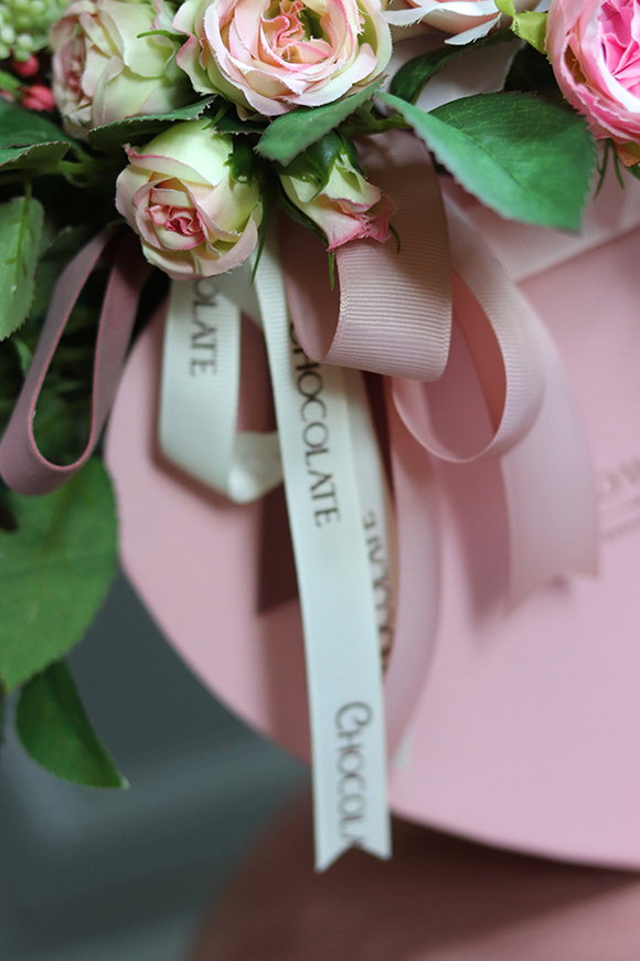 Chocolates Lovers, flowerbox w kształcie serc z pralinami, wys.31cm 