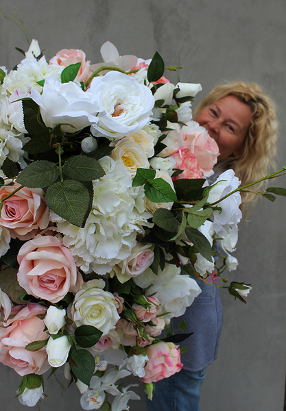 ogromna kompozycja kwiatowa / bukiet Maria Antonina rozm.80x78cm