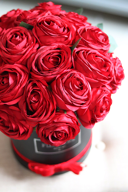 box Walenty, elegancka kompozycja kwiatowa na prezent, wys.29cm