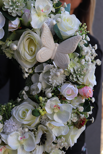 Biellenda, efektowny biały wianek z motylami, śr.40cm