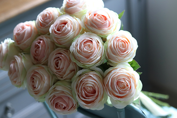 bogaty bukiet róż, Benata, 15szt. dł.75cm