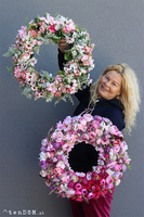 bogaty kwiatowy wianek, Delicja Deluxe, śr.54cm