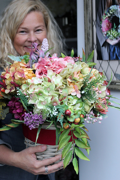 jesienna kompozycja kwiatowa / bukiet w koszu Nostalgia, wys.37cm, szer.35cm