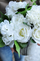 kompozycja kwiatowa Simple White wys. 38 cm