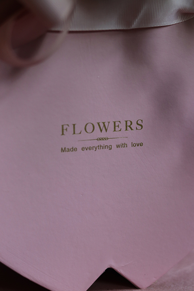 Chocolates Lovers, flowerbox w kształcie serc z pralinami, wys.31cm 