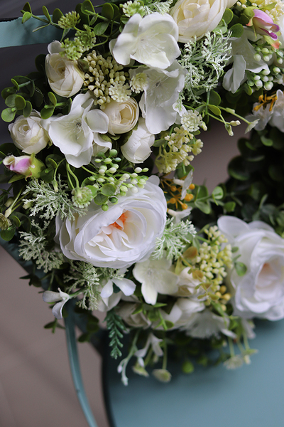 biały kwiatowy wianek, Togea, śr.32cm 