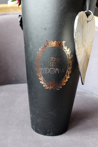 kompozycja kwiatowa / bukiet Flowerbox Roses Sand, wys.43cm