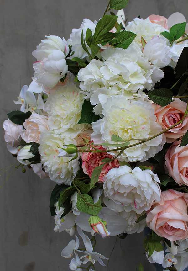 ogromna kompozycja kwiatowa / bukiet Maria Antonina rozm.80x78cm