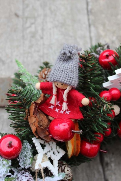 Dzieciaczki w Święta, świąteczny wianek / stroik o śr.40cm