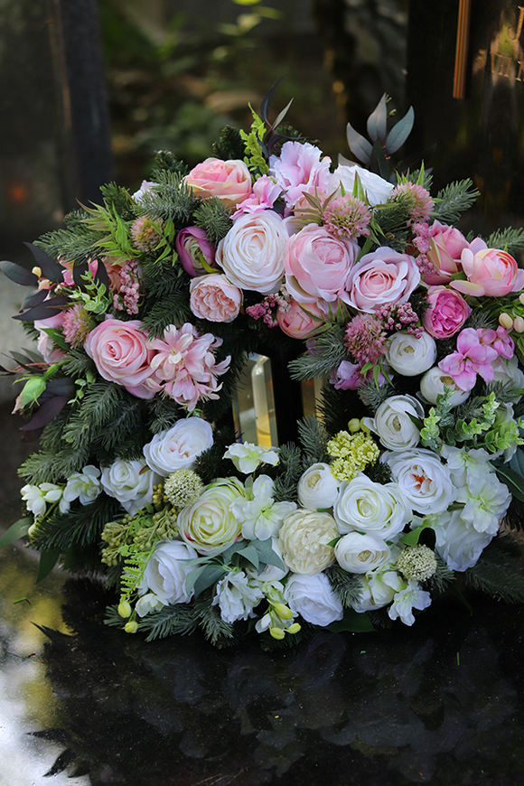 Różowa Magia, wieniec pogrzebowy / wiązanka nagrobna ze wstęgą, śr.50cm.